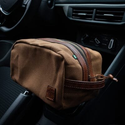 Necessaire Lona Encerada e Couro Marrom