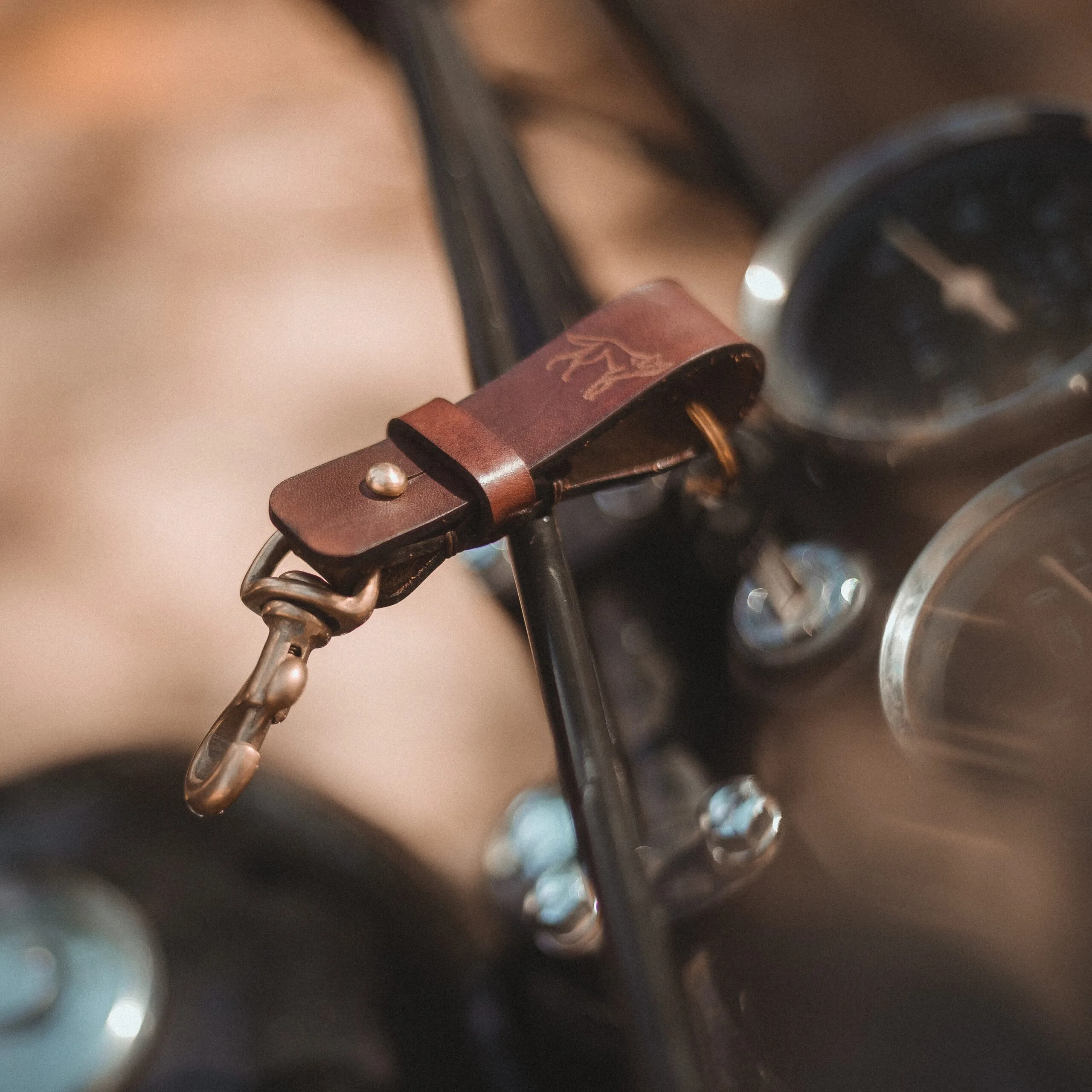 Chaveiro de Cinto Latão Marrom - Imagem 5