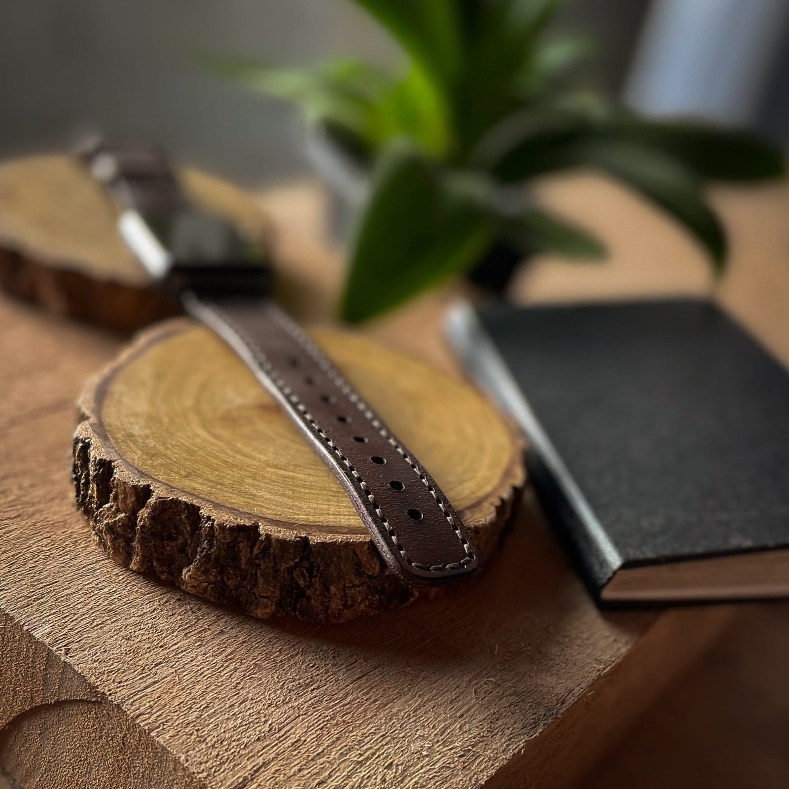 Pulseira de Couro Apple Watch Costurada Marrom - Imagem 4