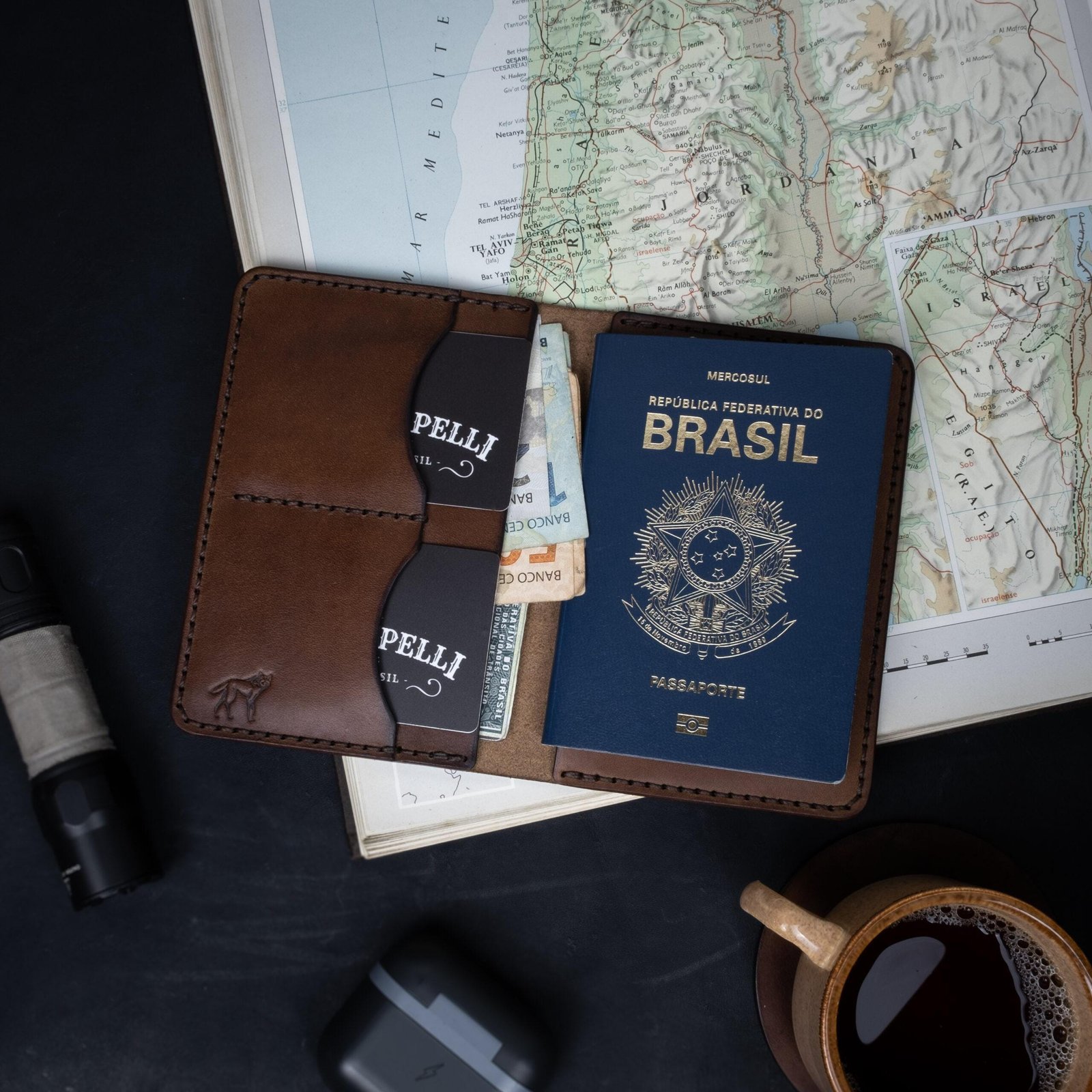 Porta Passaporte de Couro Marrom - Imagem 2