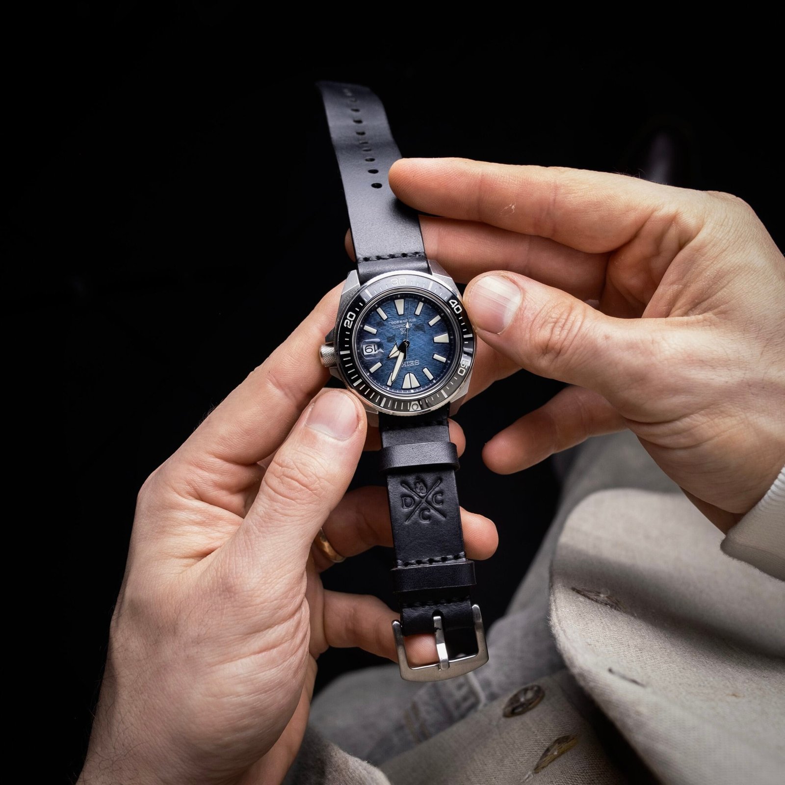 Pulseira de Couro Relógio Preta - Imagem 5