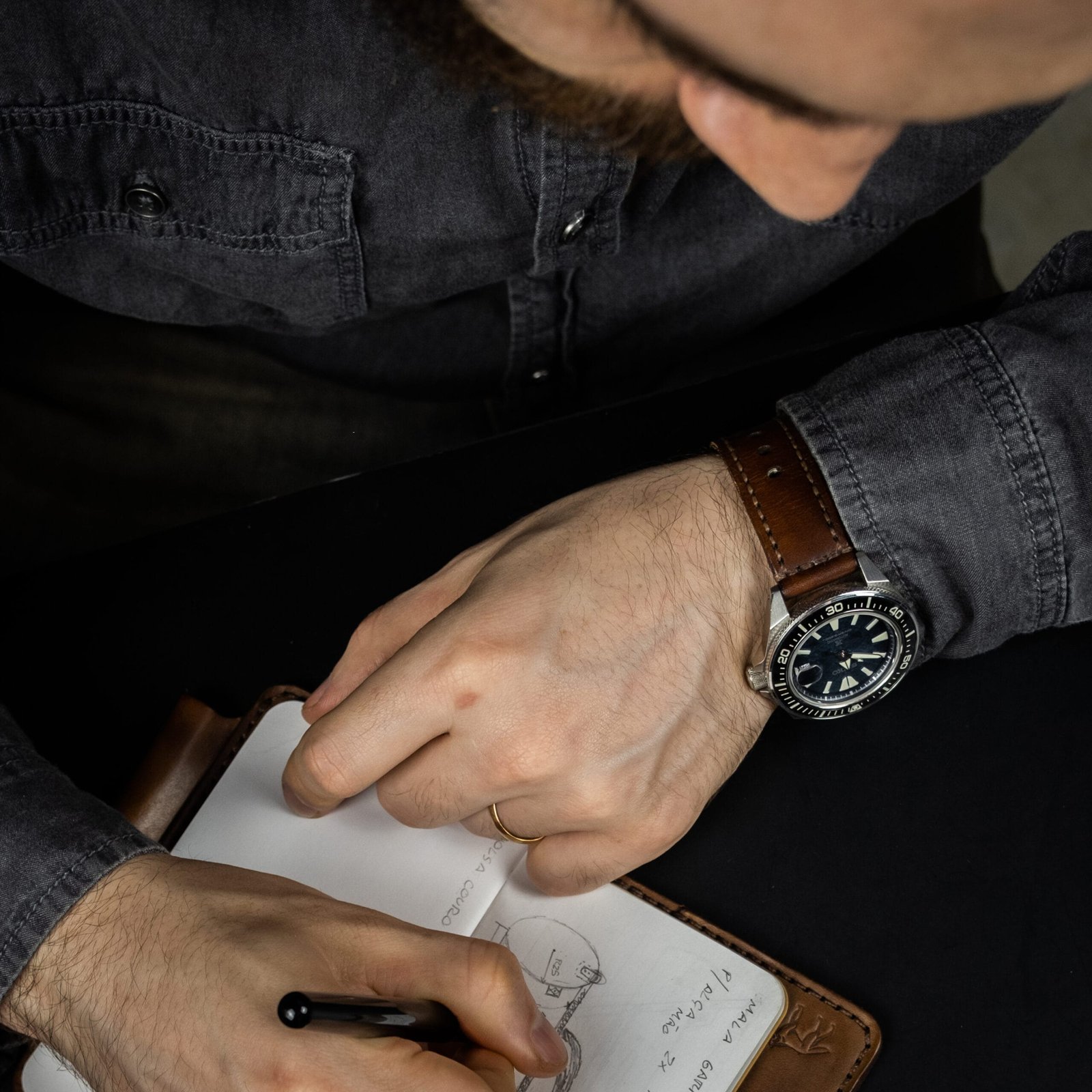 Pulseira de Couro Relógio Costurada Marrom - Imagem 5