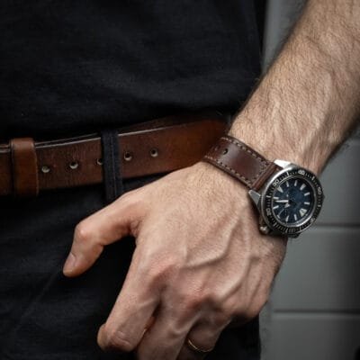 Pulseira de Couro Relógio Costurada Marrom