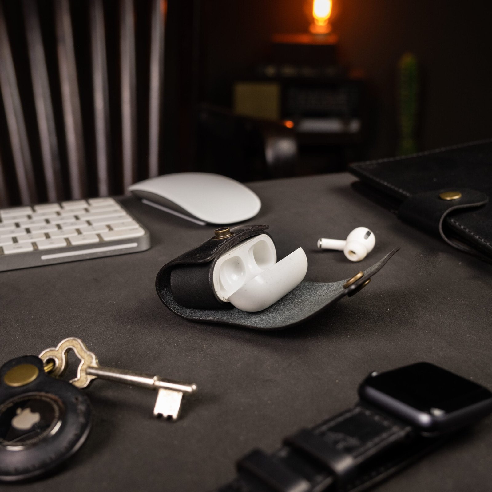 Capa de Couro AirPods Preto - Imagem 4