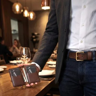 KIT Carteira Vertical No.6 + Cinto • Marrom